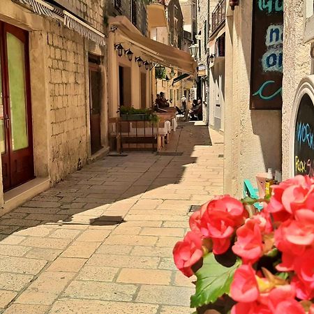 אומיס Apartment Tica מראה חיצוני תמונה
