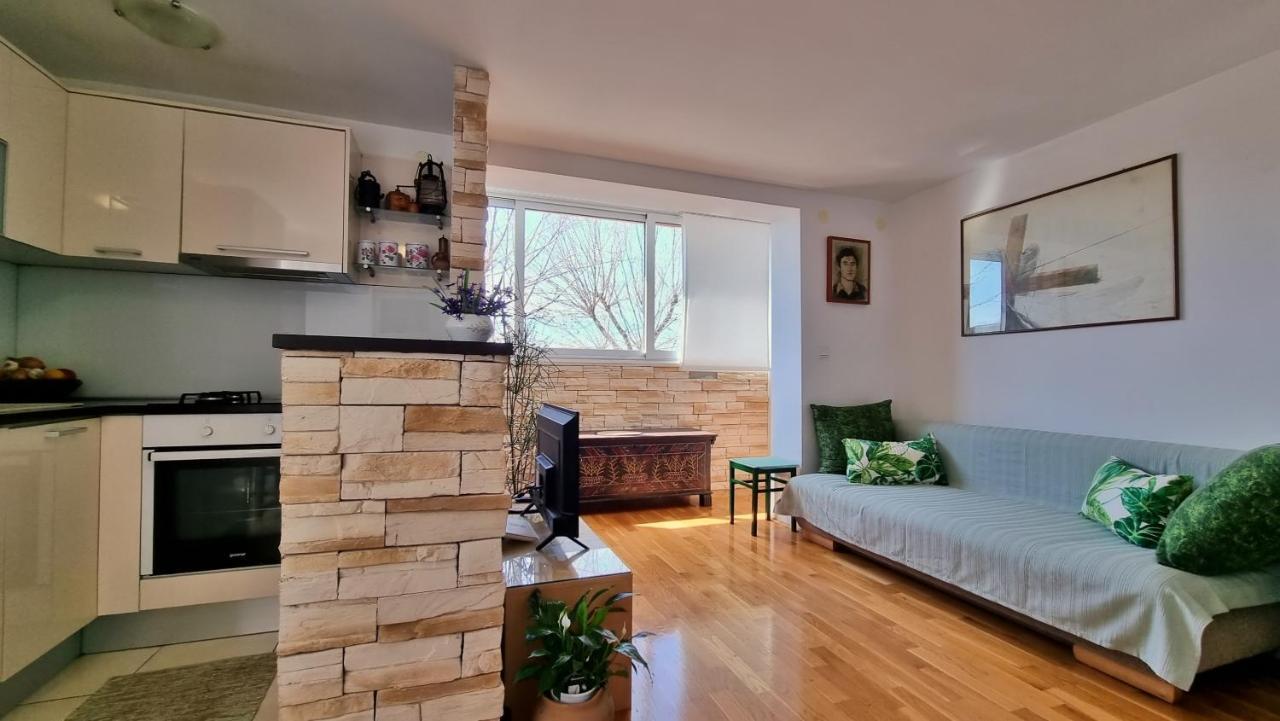 אומיס Apartment Tica מראה חיצוני תמונה