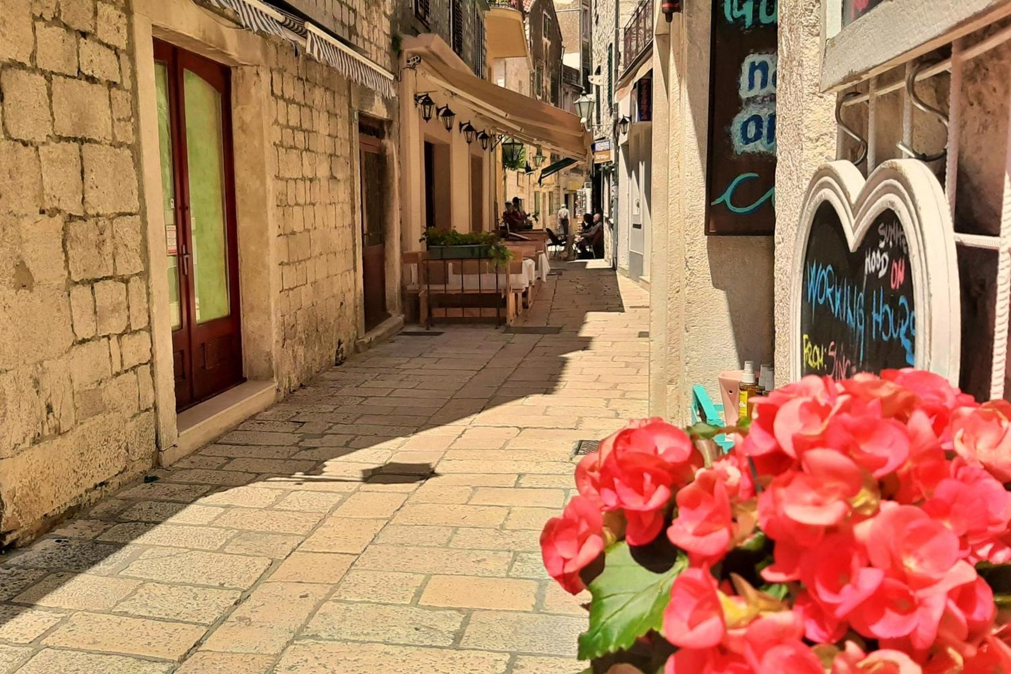 אומיס Apartment Tica מראה חיצוני תמונה